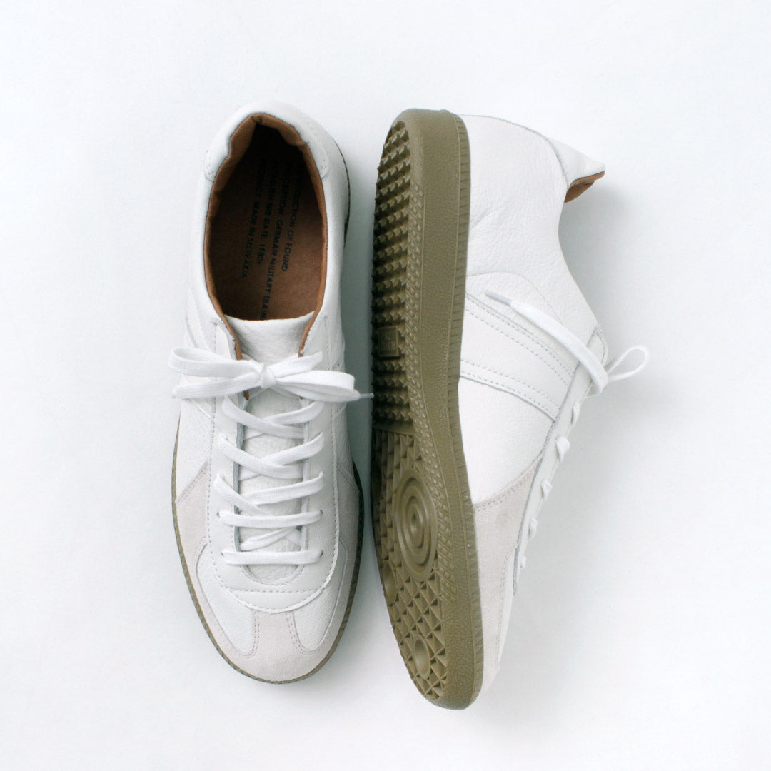 REPRODUCTION OF FOUND / German Trainer