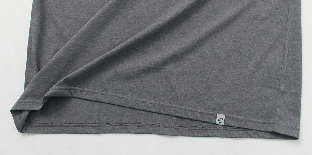 T-shirt confortable à col montant avec technologie RAG / 37.5