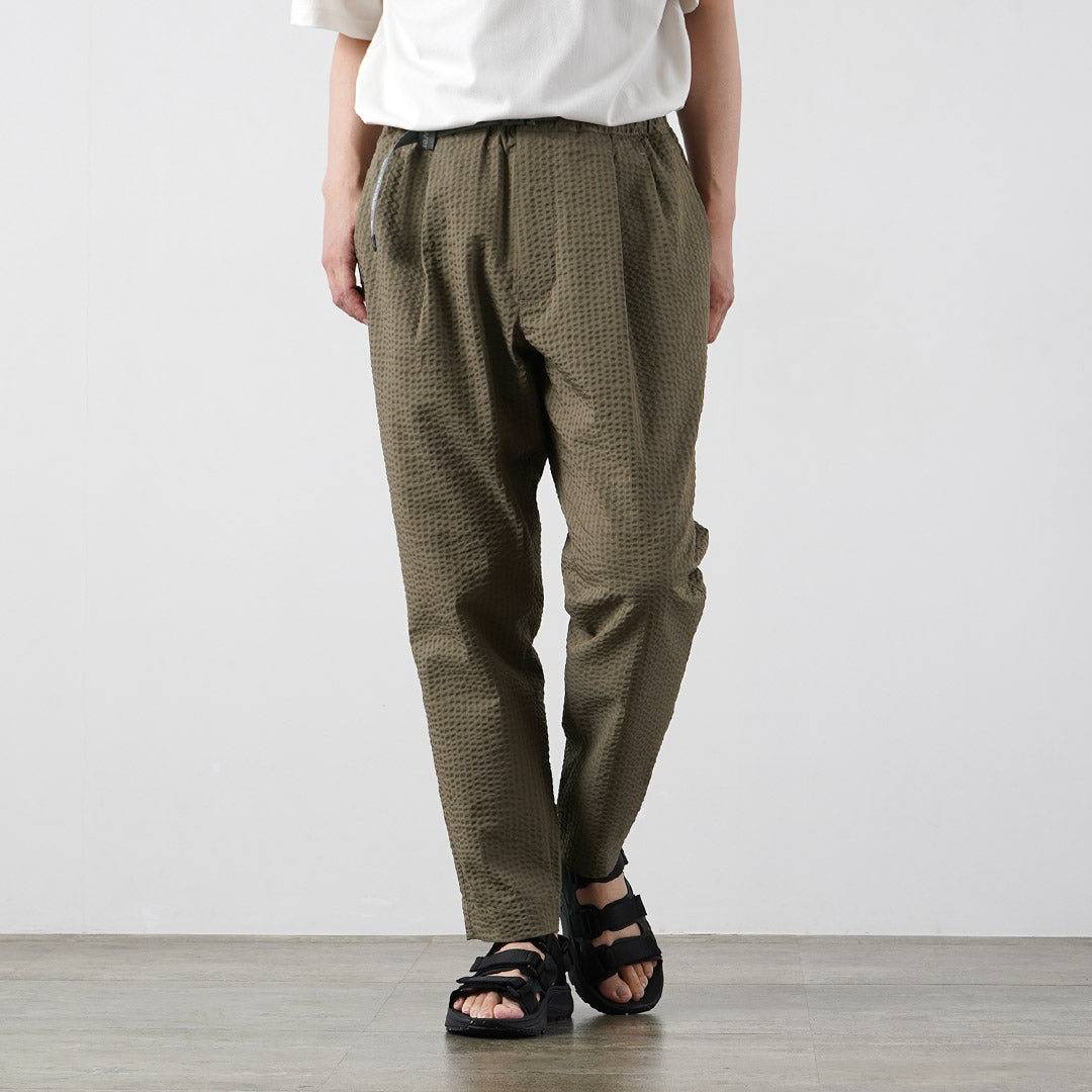Et pantalon de seersucker à sec / sèche