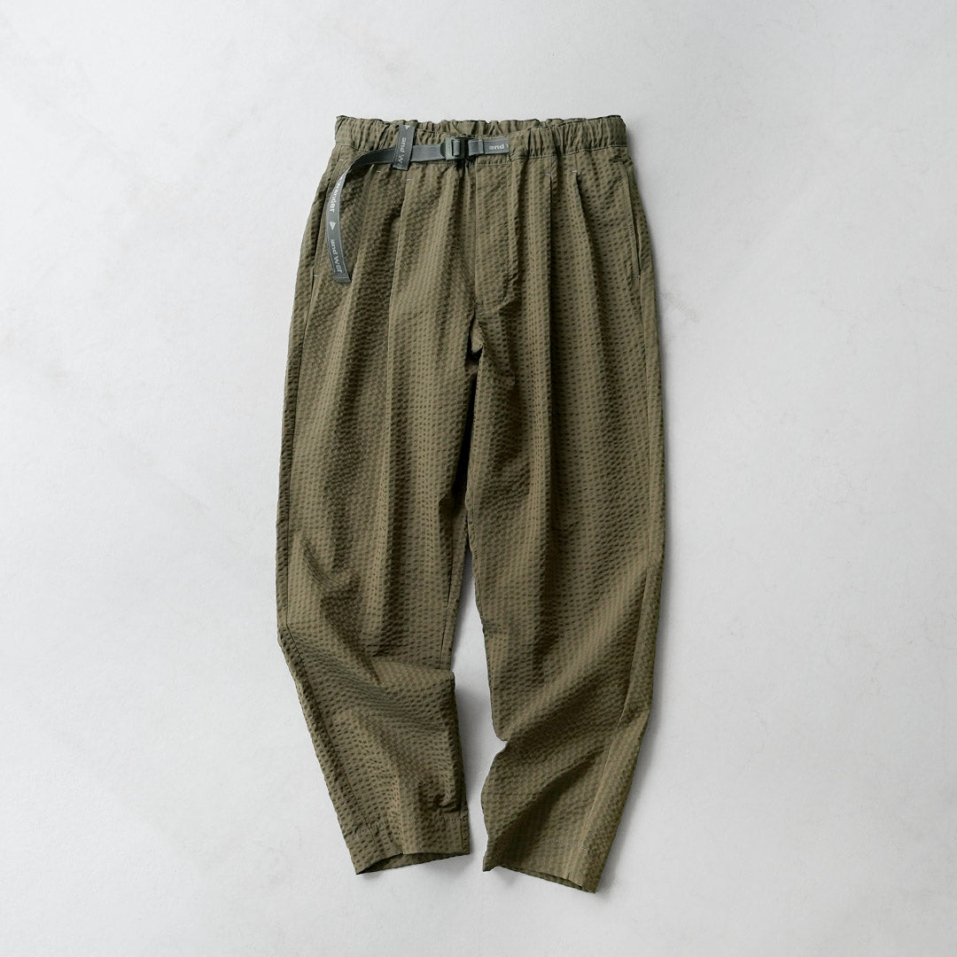 Et pantalon de seersucker à sec / sèche