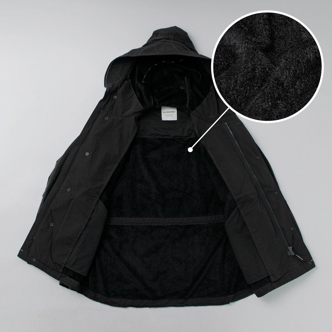 AND WANDER / Manteau OCTA en queue de poisson