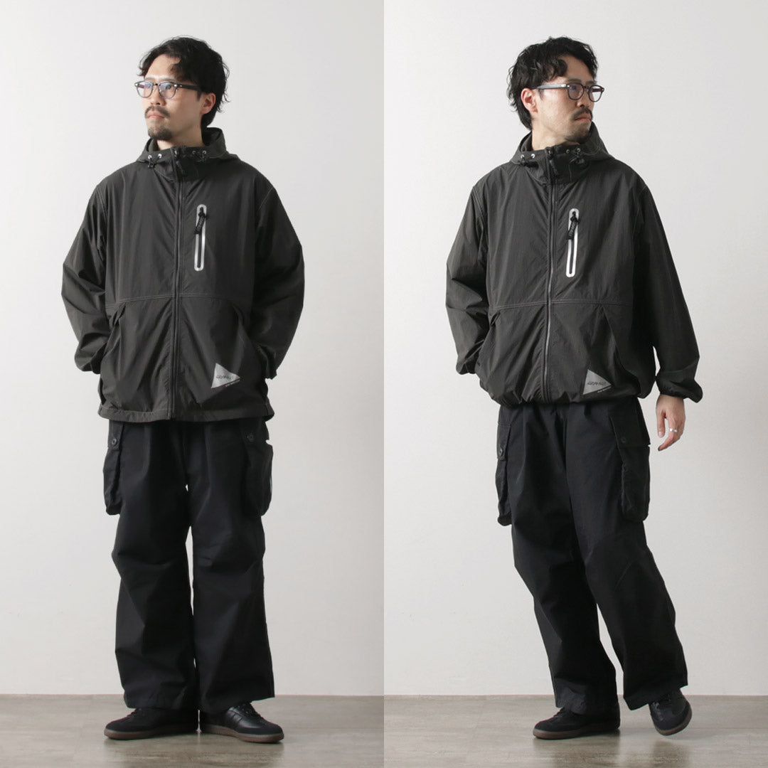 AND WANDER / Gramicci Collaboration Veste en nylon blush