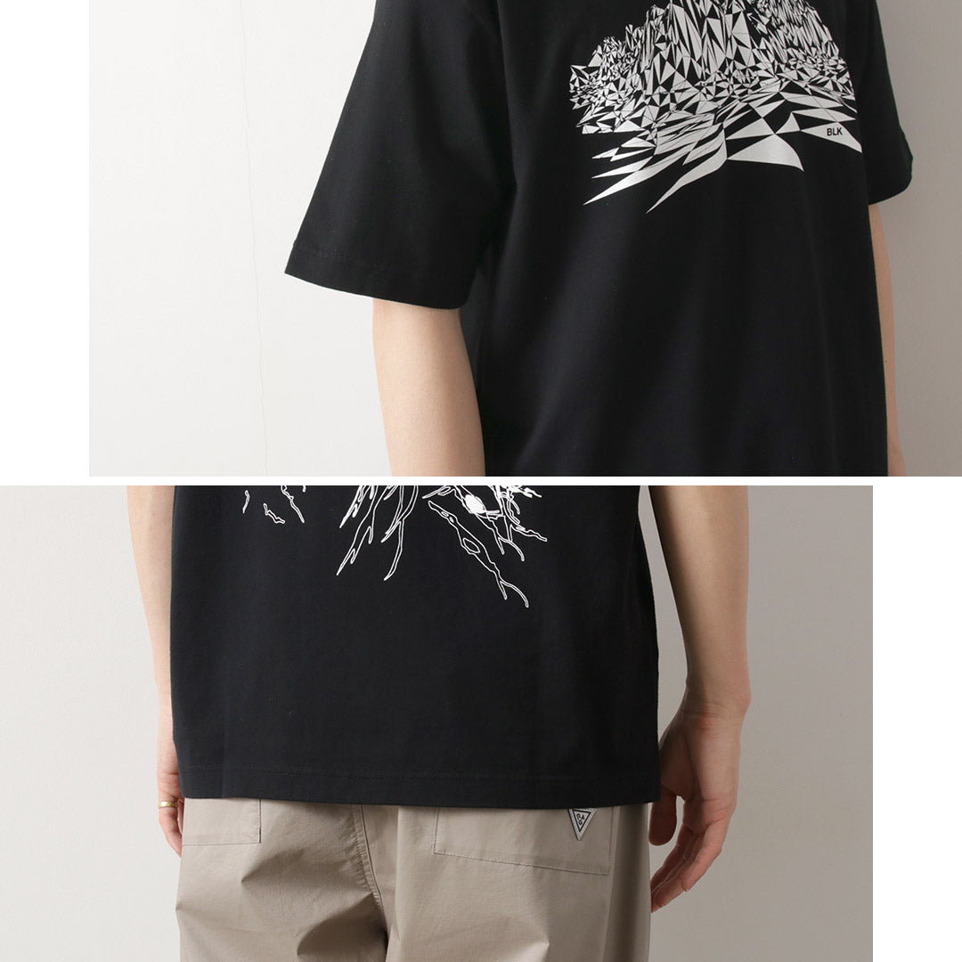 白色登山 / 登山 T 恤
