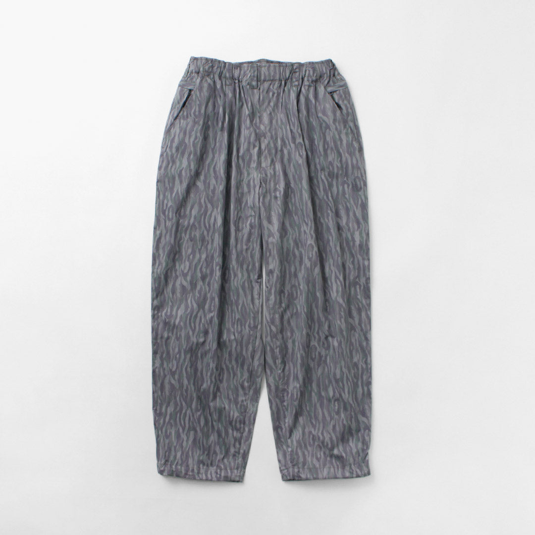 JUGEM / Pantalones Active Easy Shell con estampado