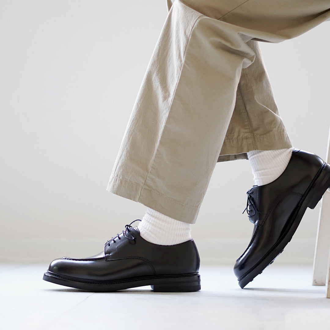 HARROGATE / Chaussures en cuir à pointe en U