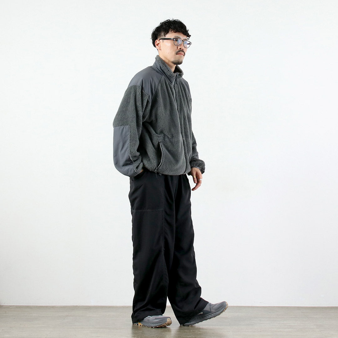 AND WANDER / Pantalon en nylon froissé