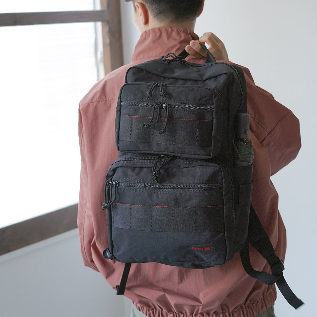 BRIEFING / Mochila compacta