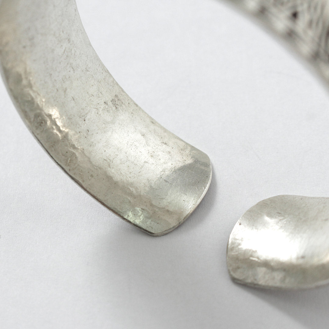 phaduA / Brazalete ancho Karen Silver Mountain