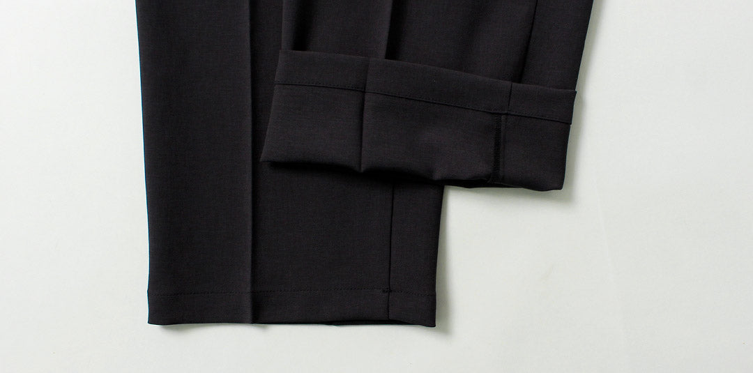 GOLDWIN / One-Tuck Straight Pants