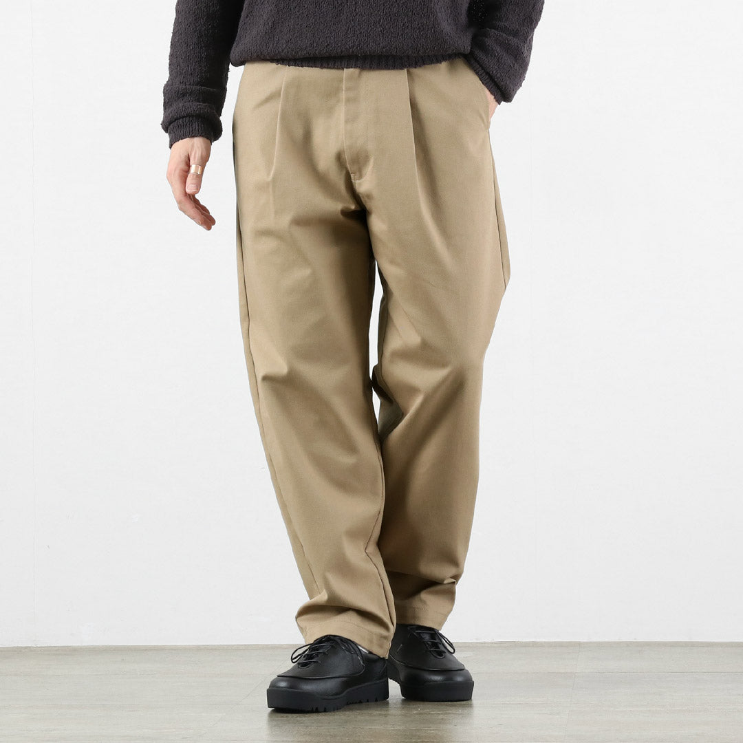 UNIVERSAL OVERALL / Heritage T/C Pantalones relajados de 1 pliegue Chinos con lavado biológico Stone Carver