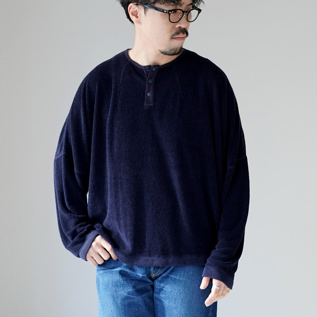 KEMA DESIGNS / 亞麻毛絨亨利領套頭衫