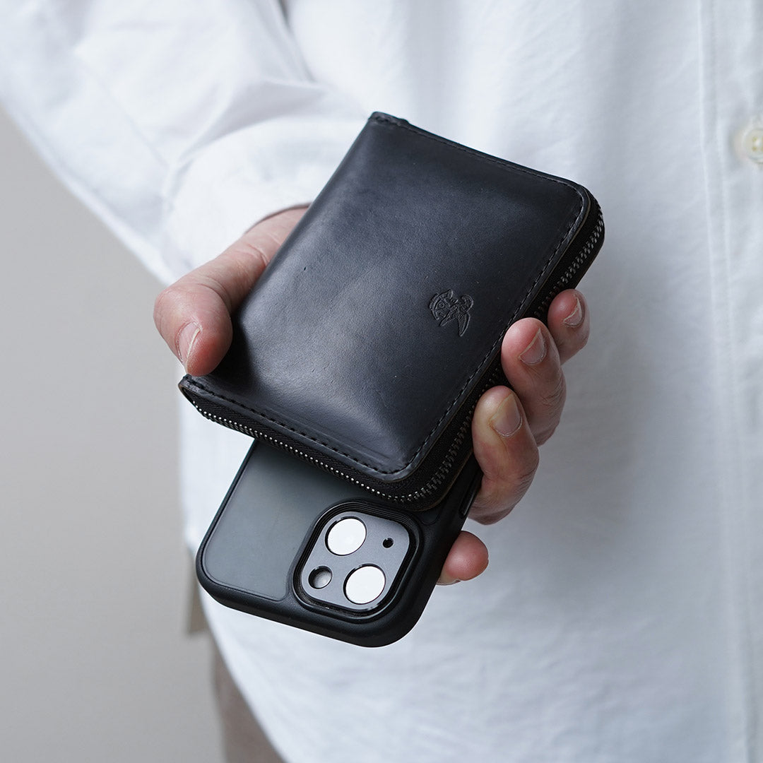 MR.OLIVE / Cartera compacta con cremallera Horween Chromexcel Leather