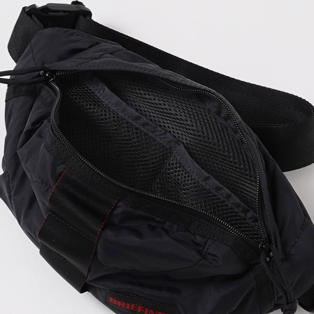 BRIEFING / Bolso de hombro acolchado Walker Body Bag