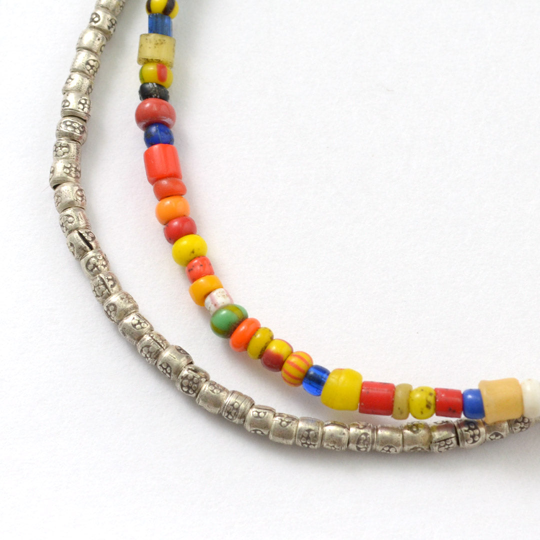 PHADUA / Bracelet de cheville en perles africaines avec cordon ciré à 2 brins