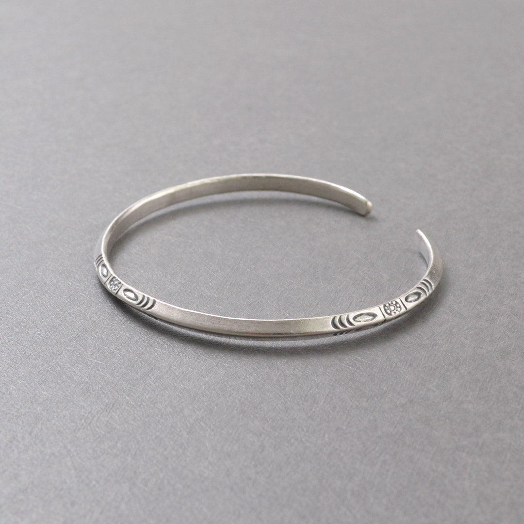 Phadua / Karen Silver Bangle / 1438