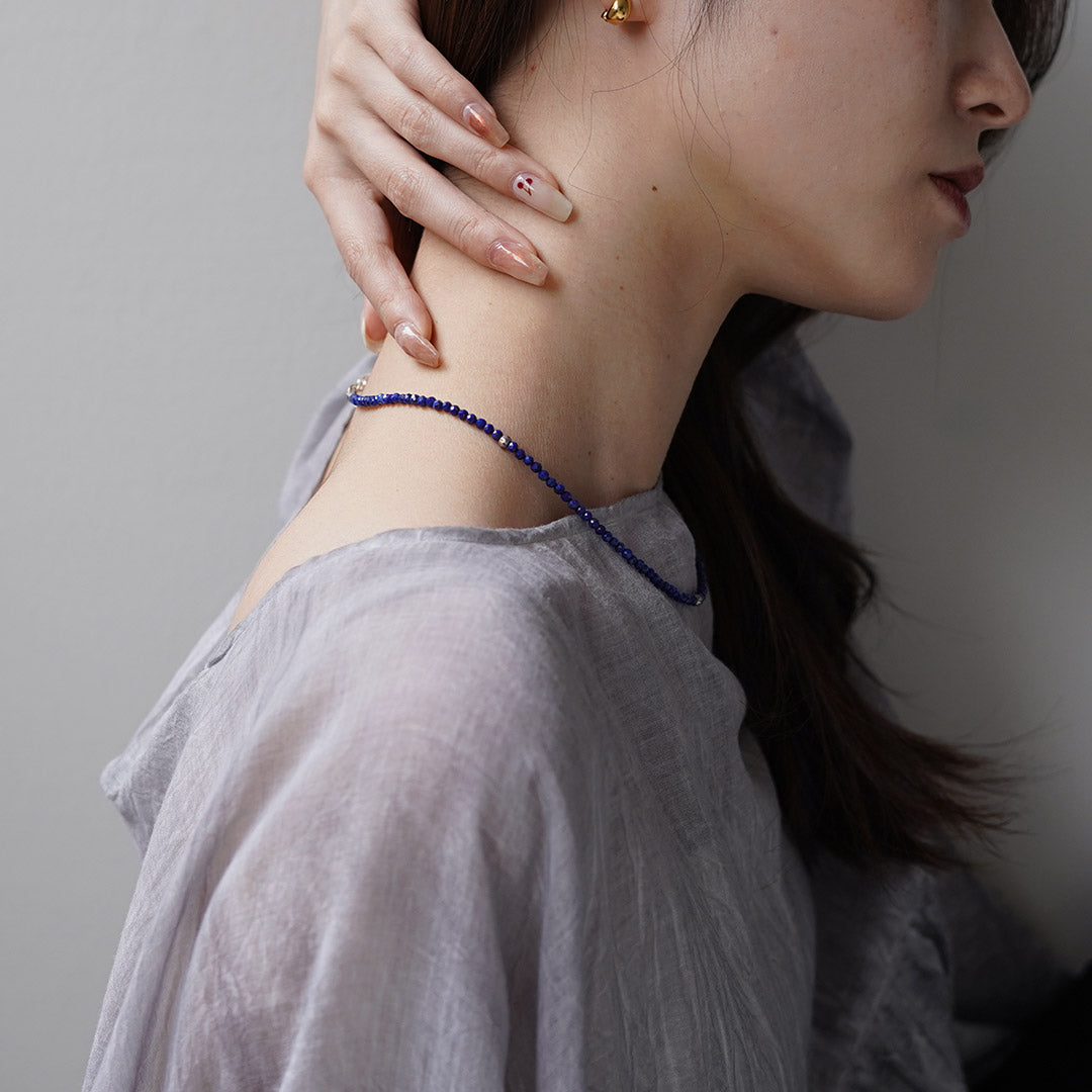 phaduA / Collier de perles taillées Lapis Lazuli 3 mm