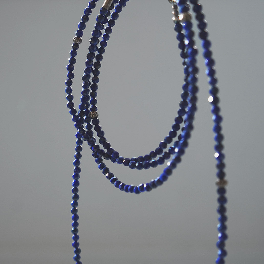 phaduA / Collier de perles taillées Lapis Lazuli 3 mm