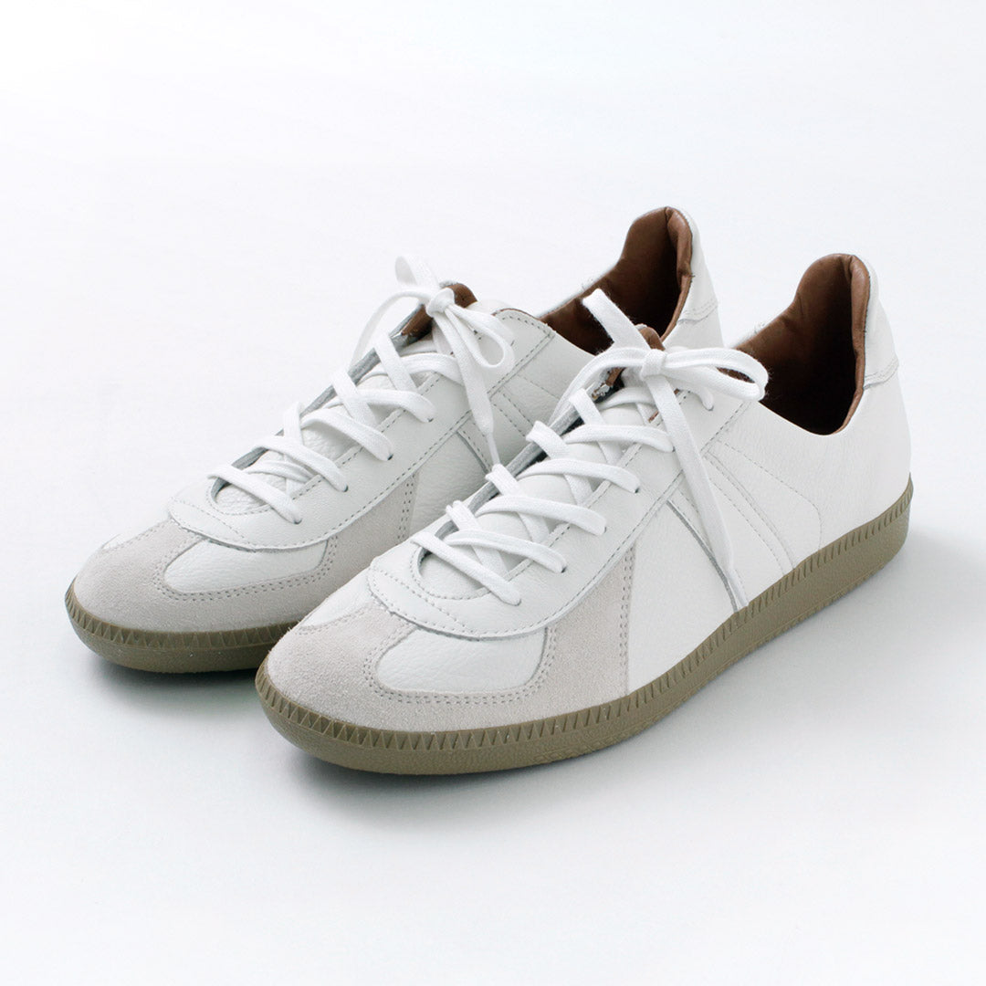 REPRODUCTION OF FOUND / German Trainer