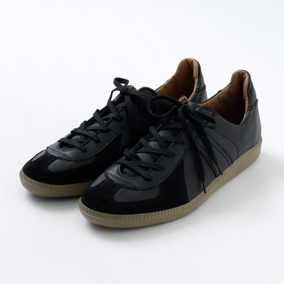 REPRODUCTION OF FOUND / German Trainer