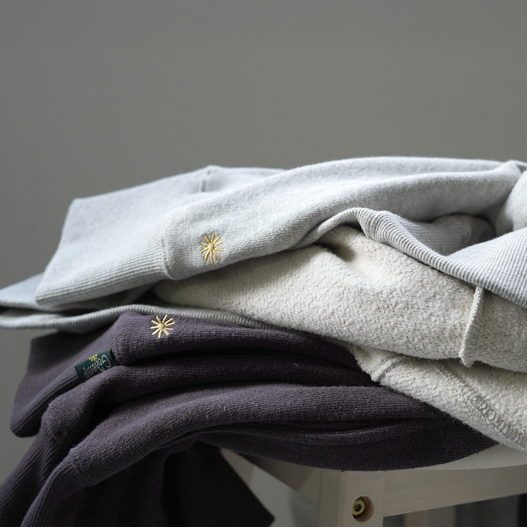 GOHEMP / Sudadera con cuello simulado