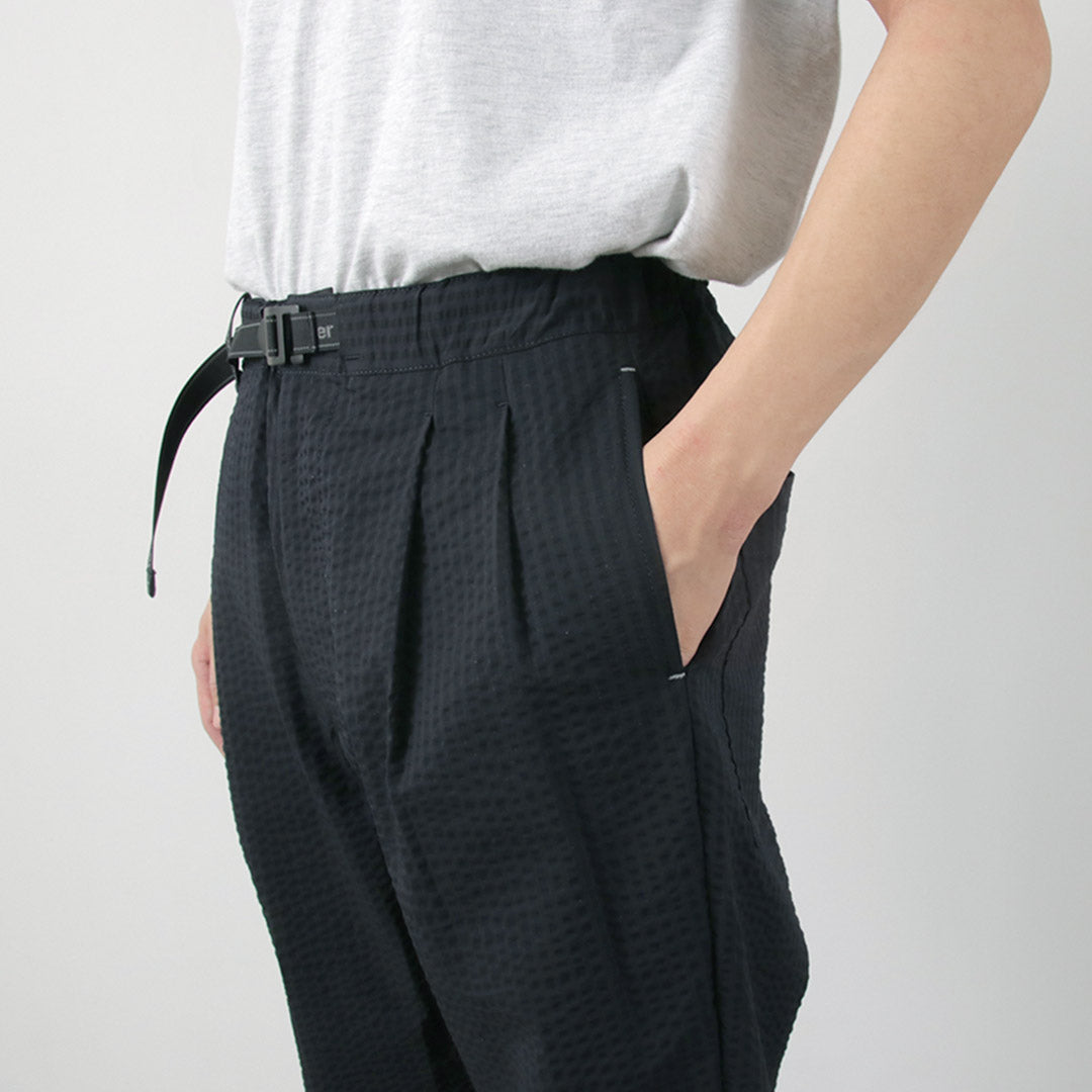 Et pantalon de seersucker à sec / sèche