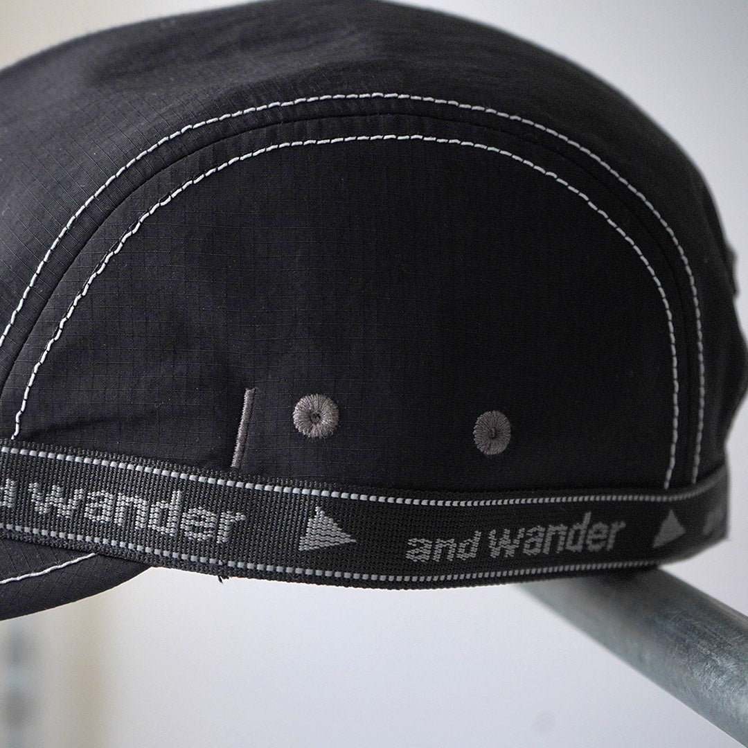 AND WANDER / 提花帶帽