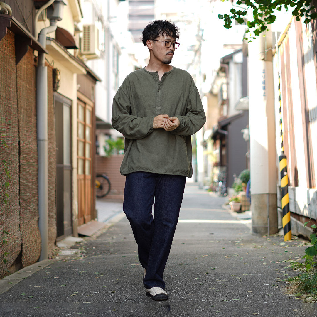 JAPAN BLUE JEANS / 브러쉬드 코튼 플란넬 슬리핑 헨리 넥 풀오버 RJB3595