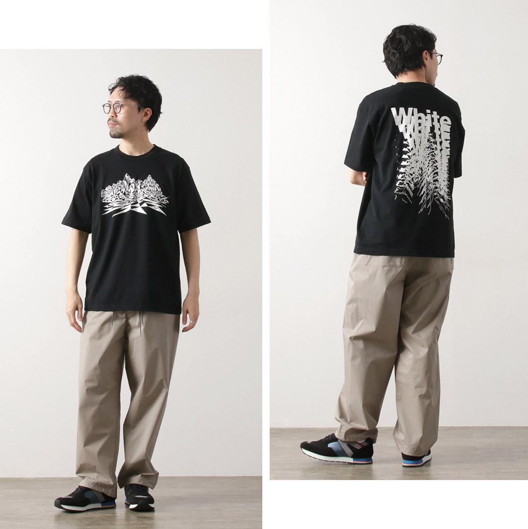 白色登山 / 登山 T 恤