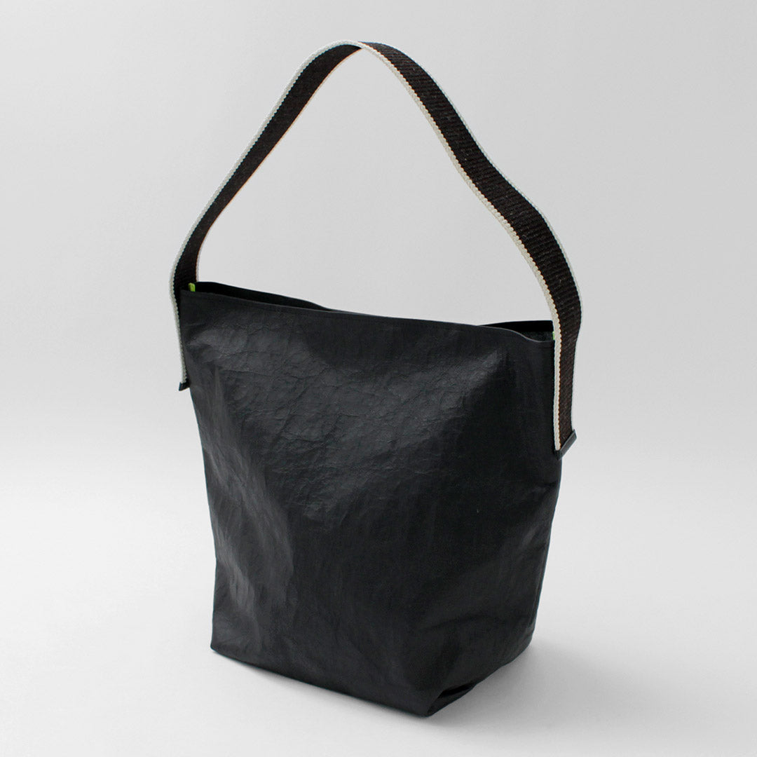 Bolso bandolera tipo caja de piel SENTI / Dyneema