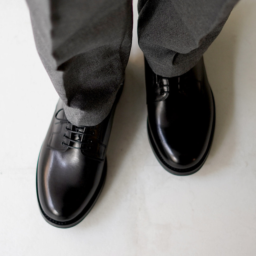 HARROGATE / Chaussures en cuir à bout uni