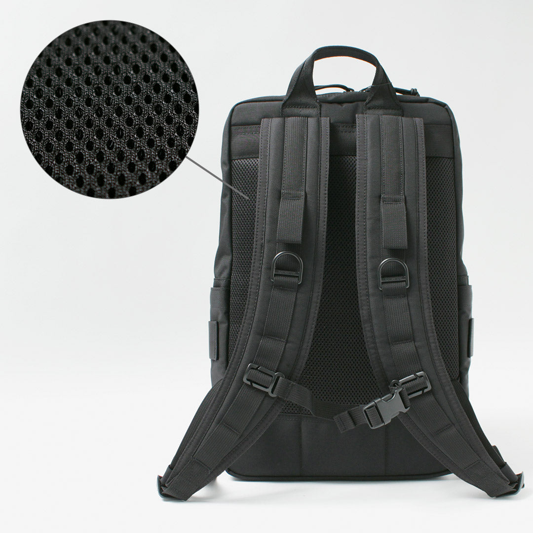 BRIEFING / Mochila compacta