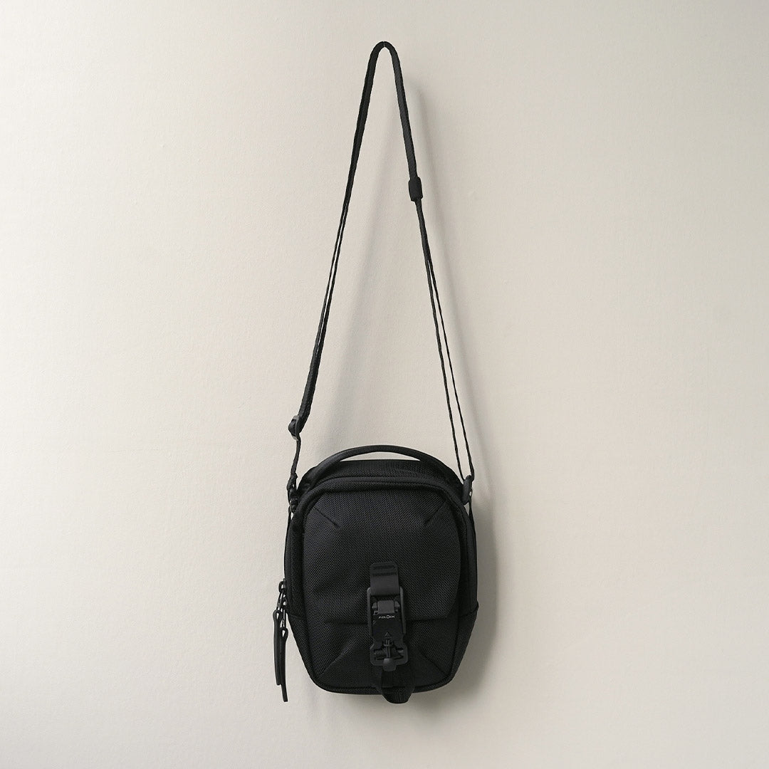 AER / Street Sling Bag