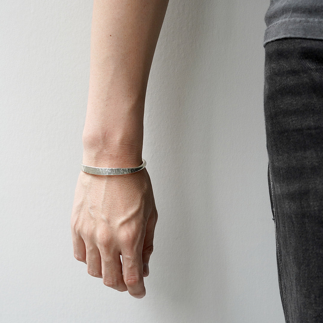 phaduA / Karen Bracelet Yeux Martelés Argent