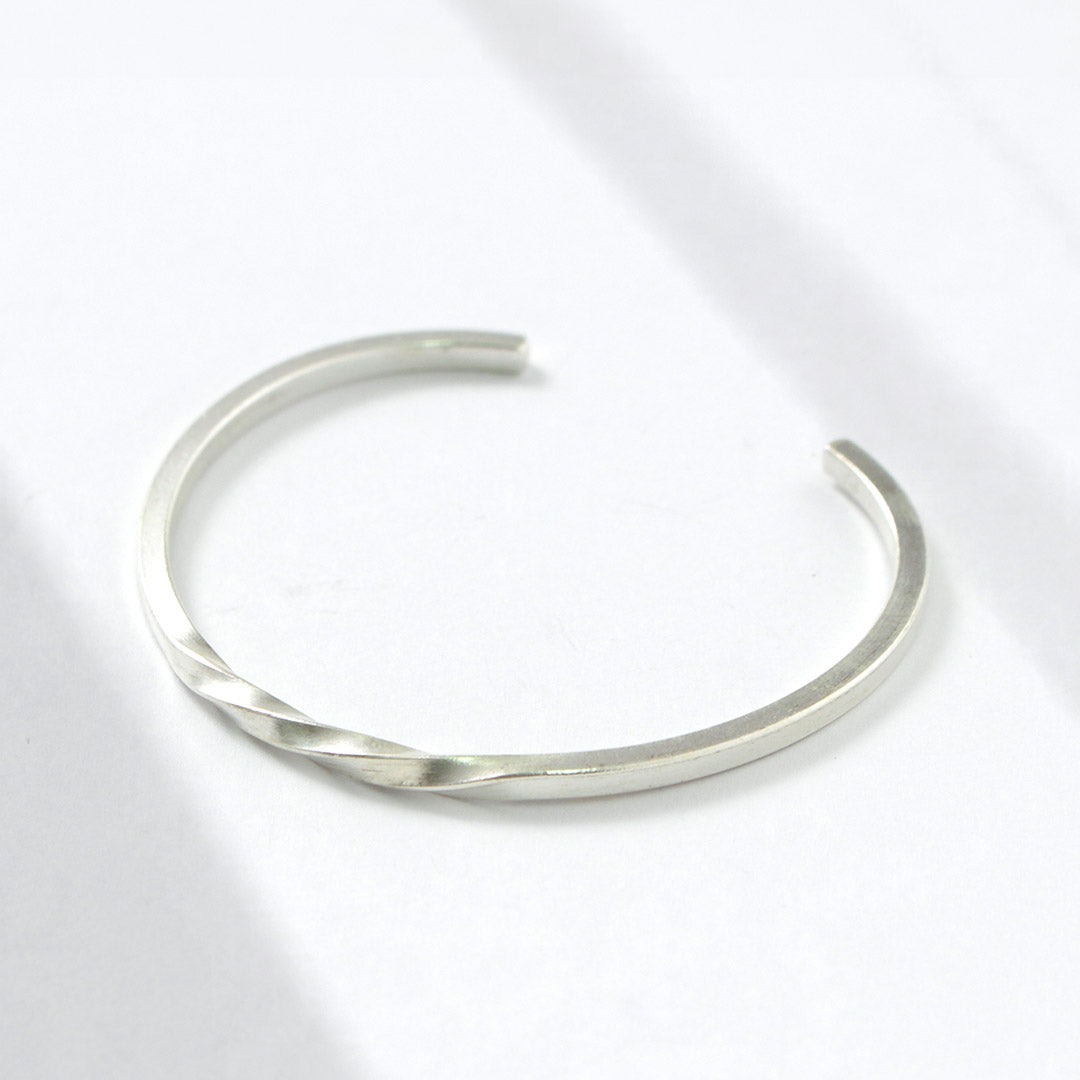 phaduA / Brazalete trenzado de plata Karen