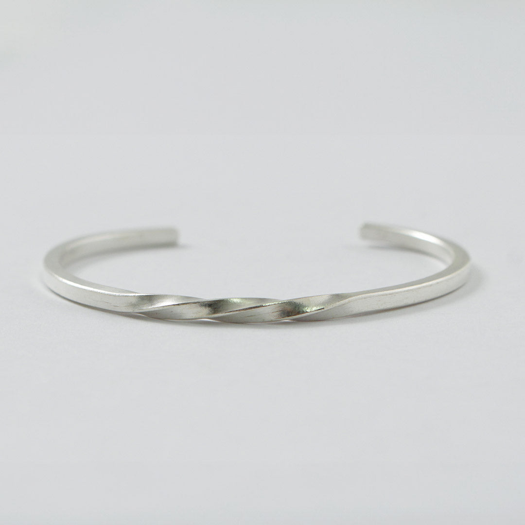 phaduA / Brazalete trenzado de plata Karen