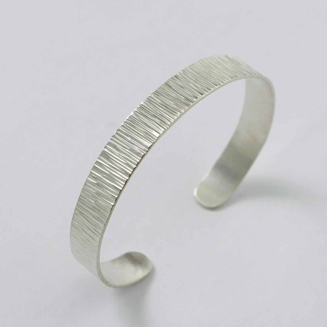 phaduA / Karen Bracelet à rayures argentées