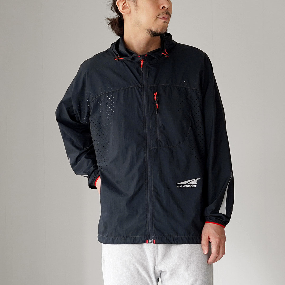 AND WANDER / ALTRA × and Wander Ventilation Wind Jacket