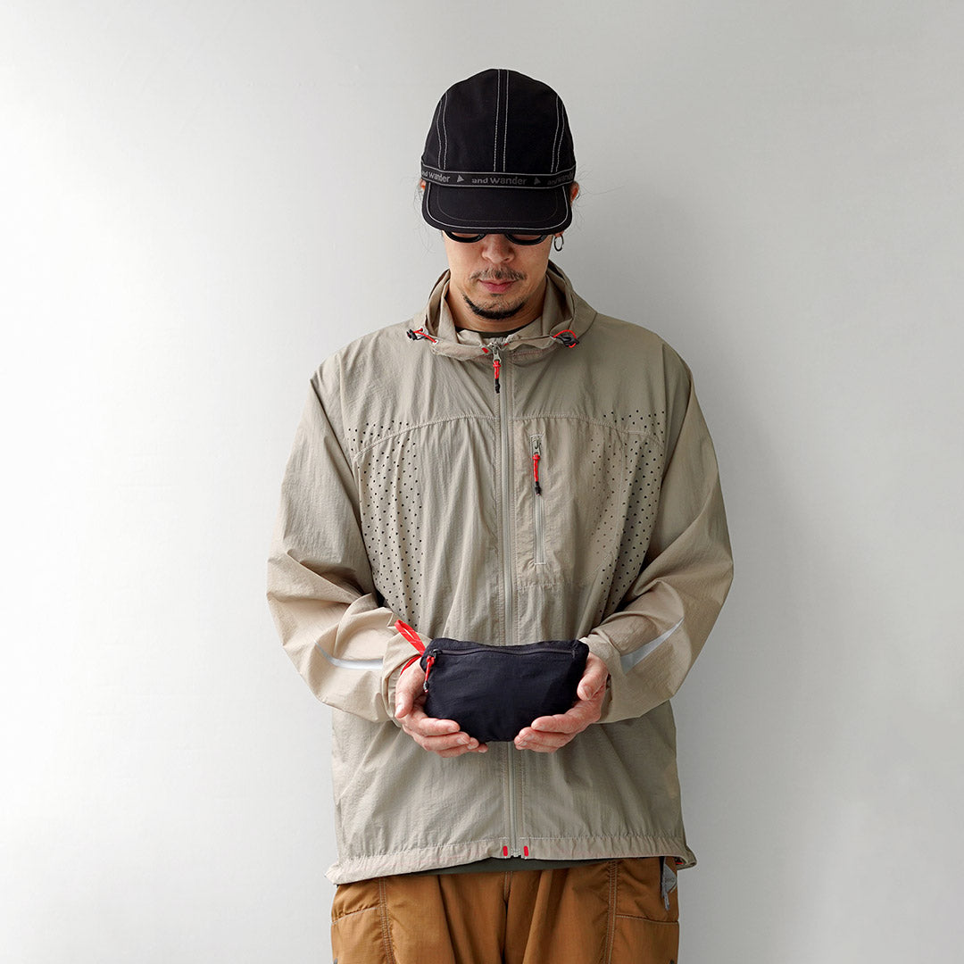 AND WANDER / ALTRA × and Wander Ventilation Wind Jacket