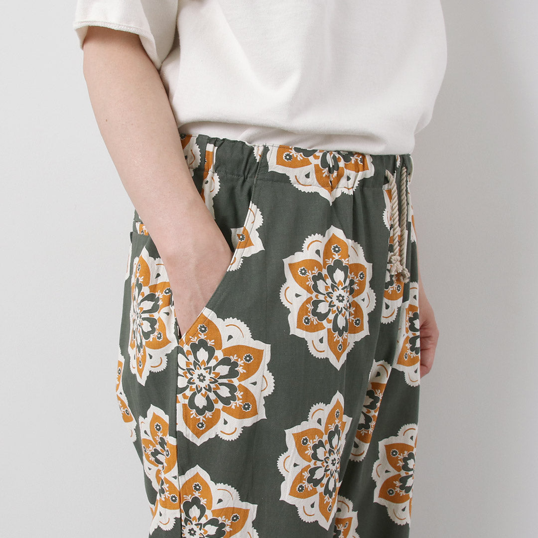 HAVE A GRATEFUL DAY / Round Design Print Ample Easy Pants