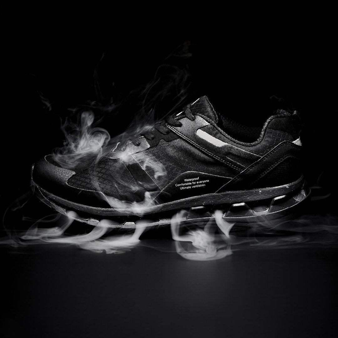 白色 MOUNTAINEERING / Moisture 360 合作防水運動鞋
