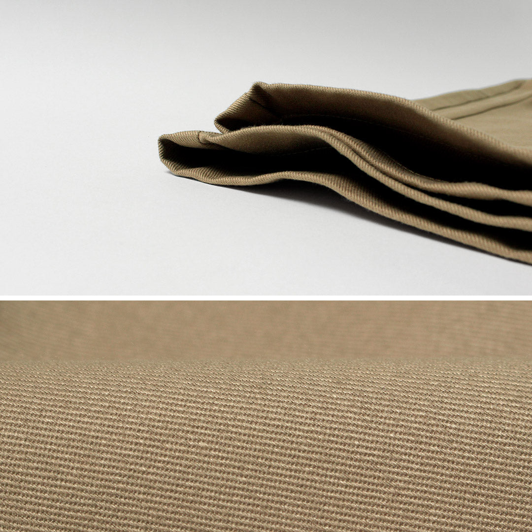 UNIVERSAL OVERALL / Heritage T/C Pantalones relajados de 1 pliegue Chinos con lavado biológico Stone Carver