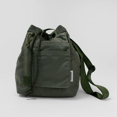 olive / F