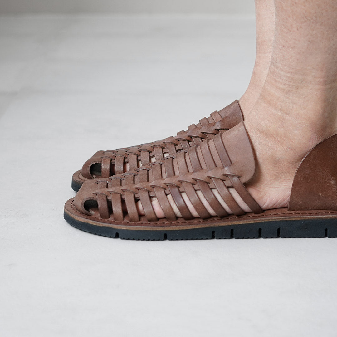 L'ANGOLO DEL CUOIO / Sandalias de Piel Intrecciato