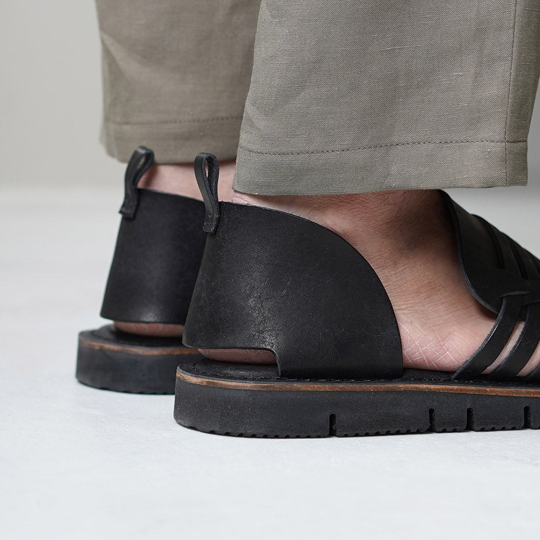 L'ANGOLO DEL CUOIO / Sandalias de Piel Intrecciato
