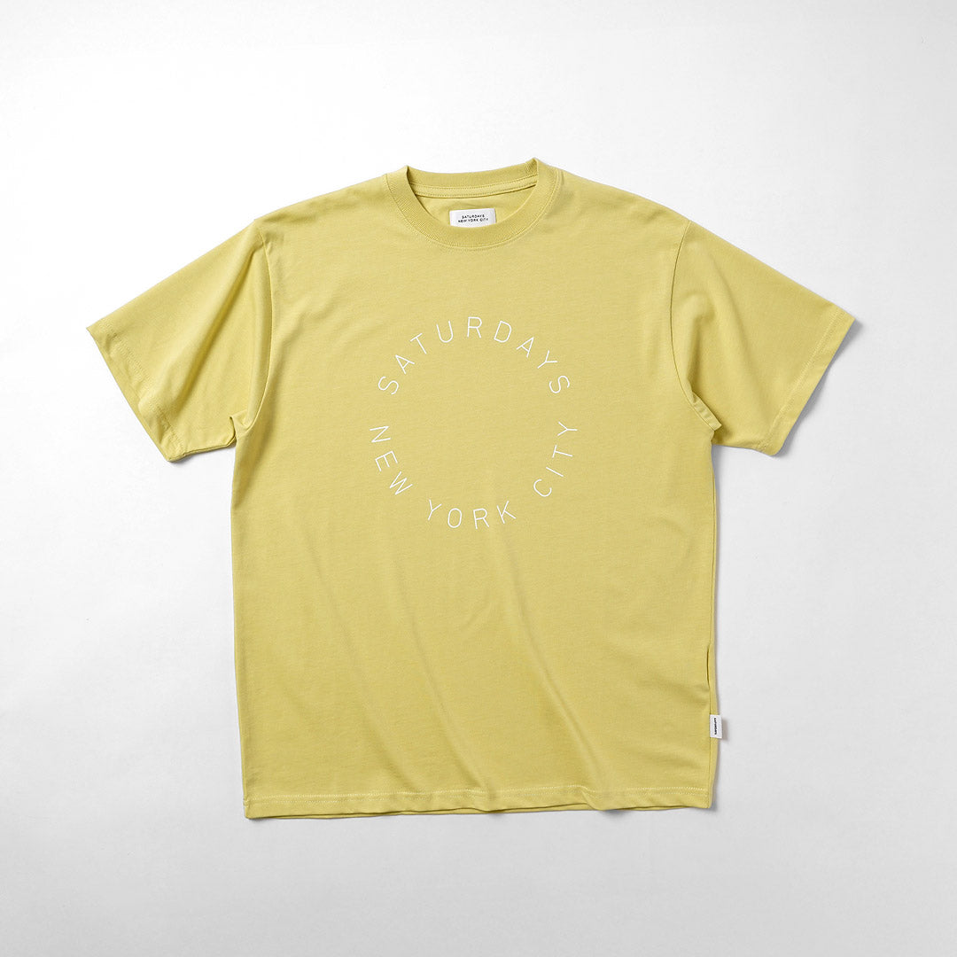 SATURDAYS NYC / Camiseta con logotipo de sábados circulares