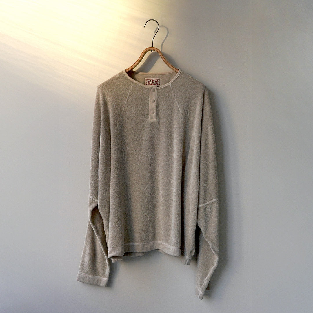 KEMA DESIGNS / 亞麻毛絨亨利領套頭衫