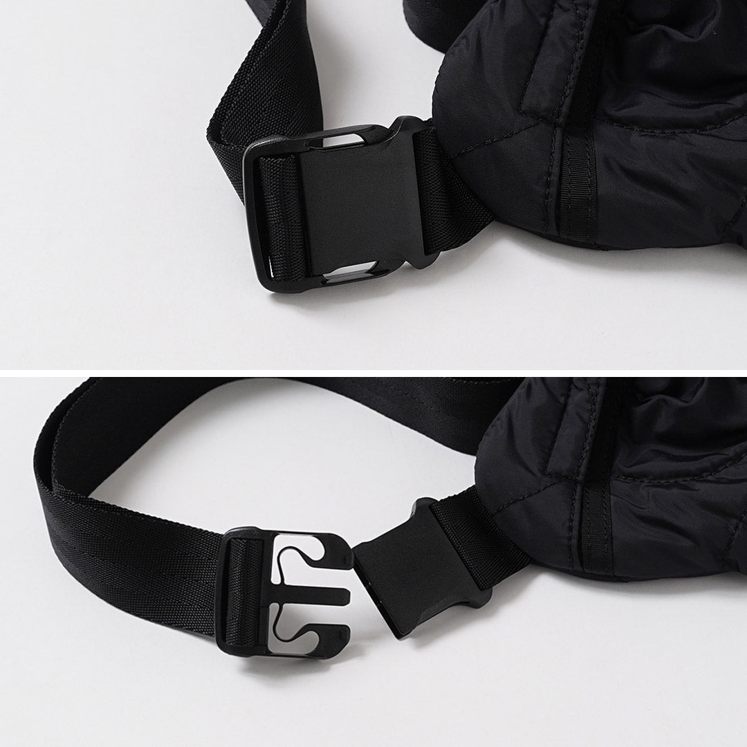 BRIEFING / Bolso de hombro acolchado Walker Body Bag