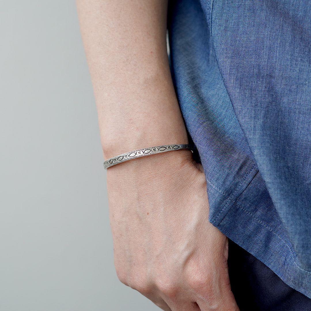 phaduA / Karen Silver Half-Circle Bangle