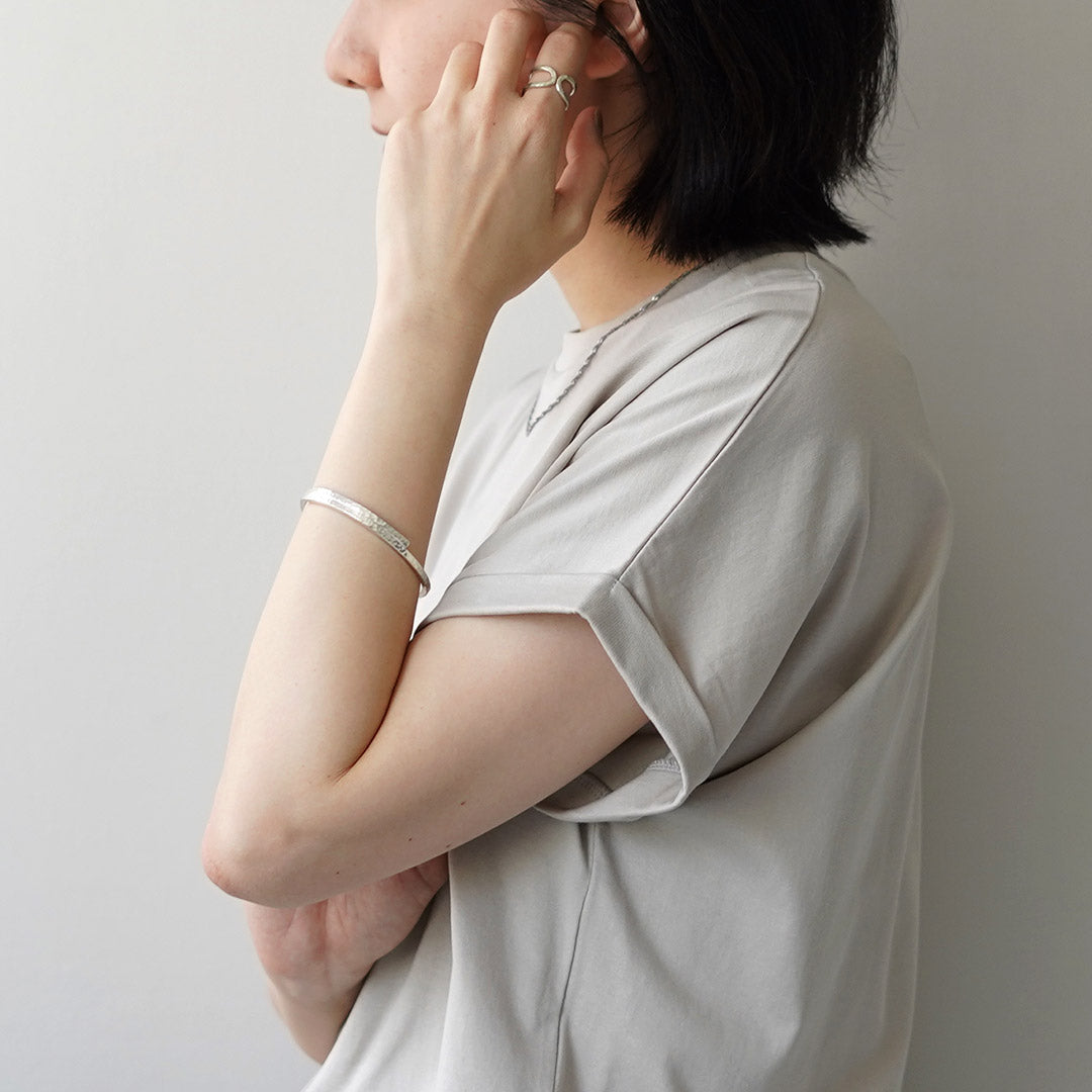 phaduA / Karen Silver Two-Overlap Hammered Bangle