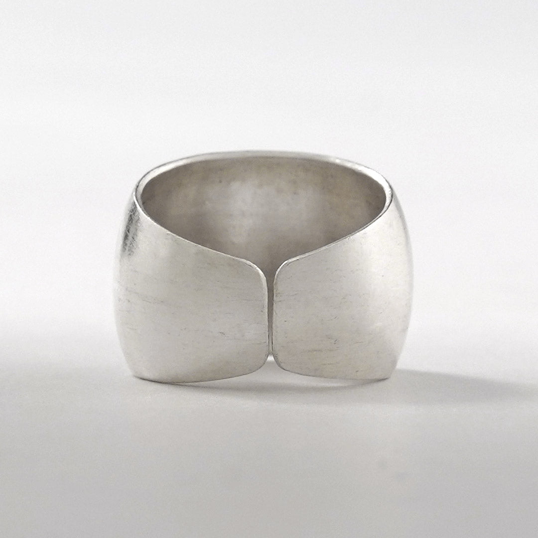 phaduA / Anillo redondo de plata Karen